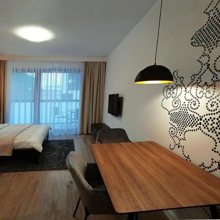 Come&Stay Apartments Wola Varsavia Esterno foto