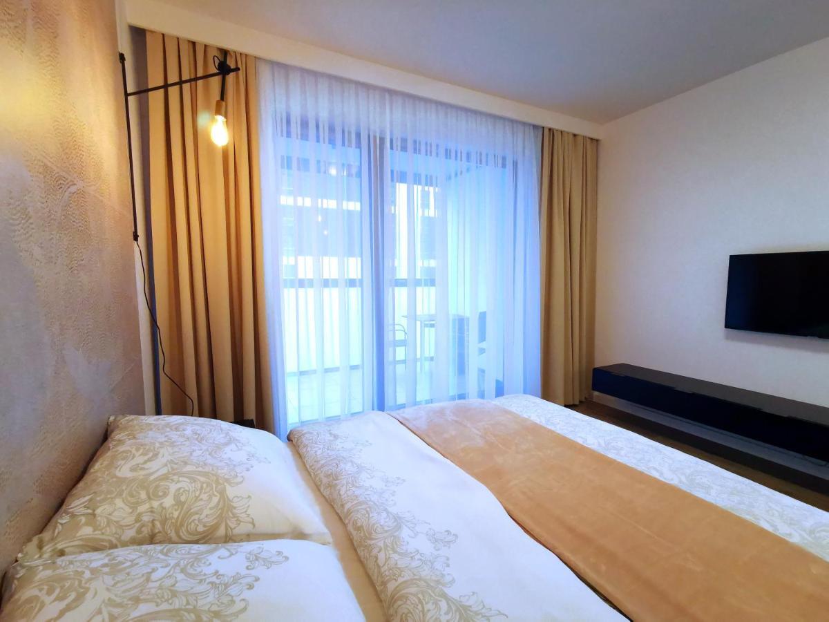 Come&Stay Apartments Wola Varsavia Esterno foto