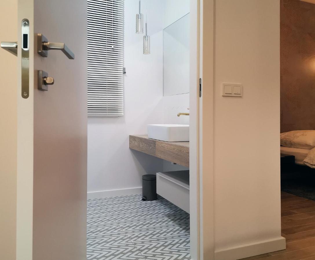 Come&Stay Apartments Wola Varsavia Esterno foto